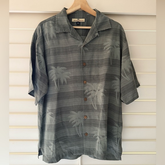 Tommy Bahama Green Casual Button Down Shirt - Picture 1 of 3
